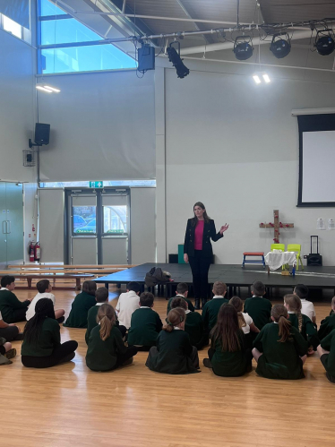 Michelle Donelan MP revisits Forest and Sandridge C.E Primary School